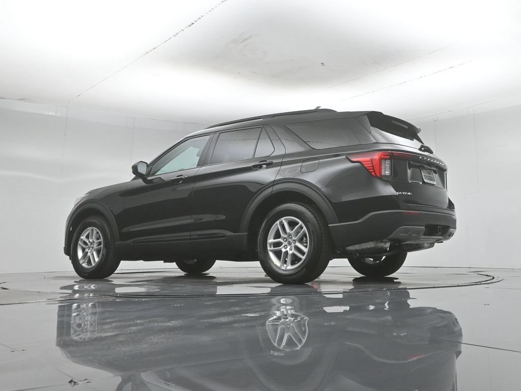 New 2026 Ford Explorer Active w/ Active Comfort Package RWD image 3