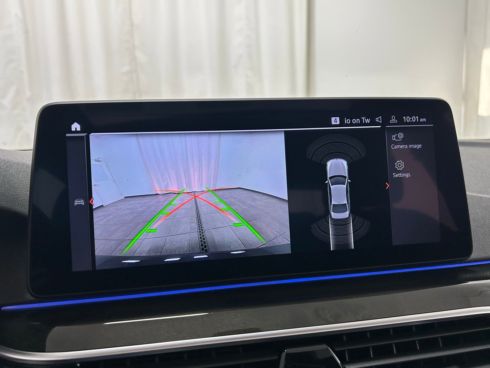 Used 2023 BMW 540i xDrive w/ Premium Package image 19