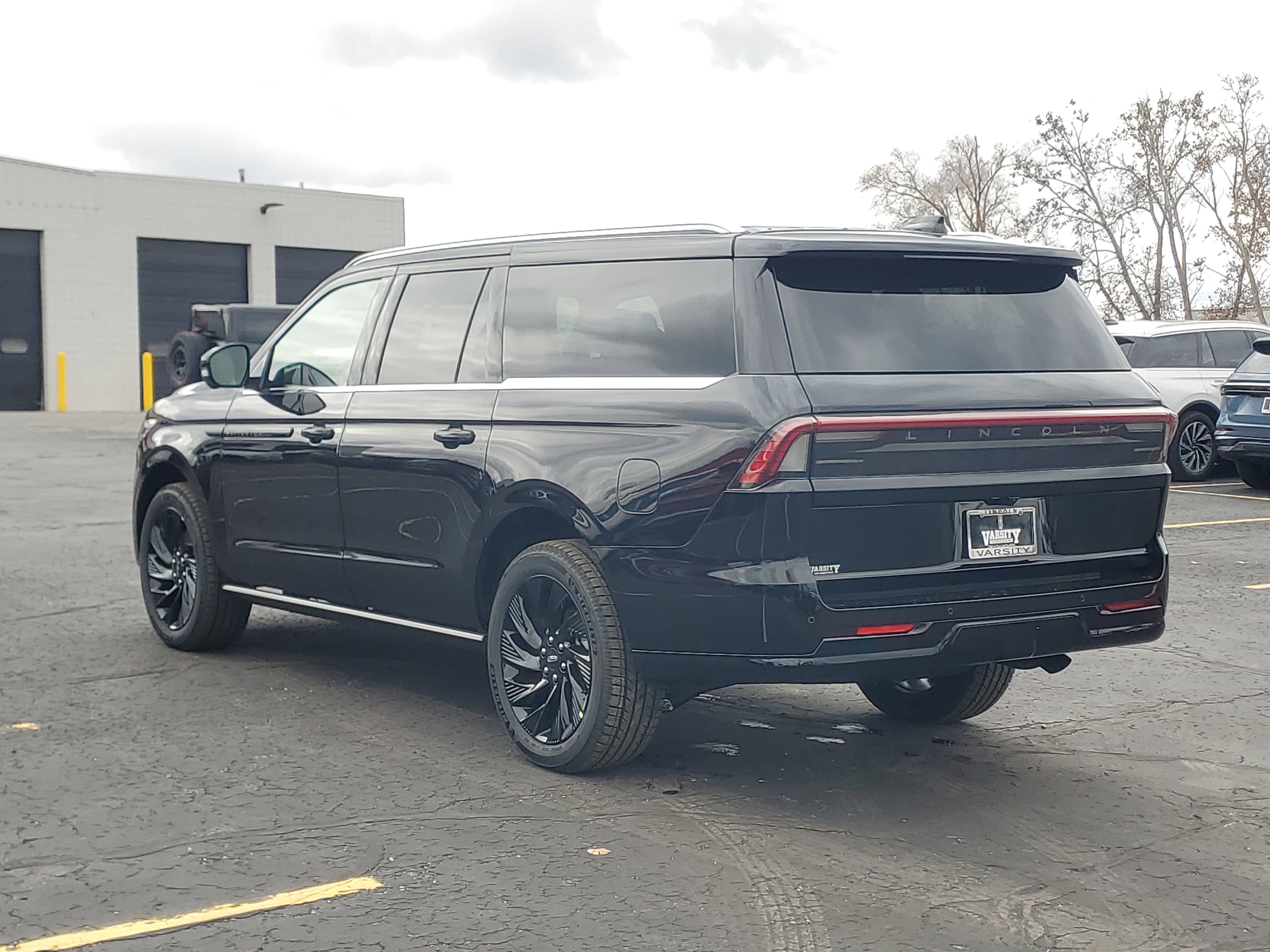 New 2025 Lincoln Navigator L Black Label image 3