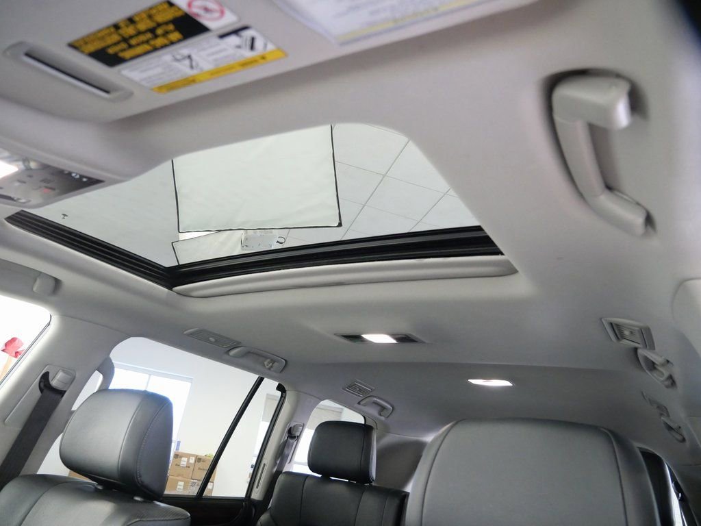 Used 2016 Lexus LX 570 4WD image 28