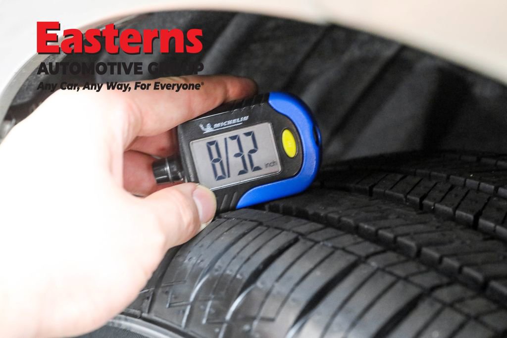 Used 2023 Toyota Venza Limited image 26