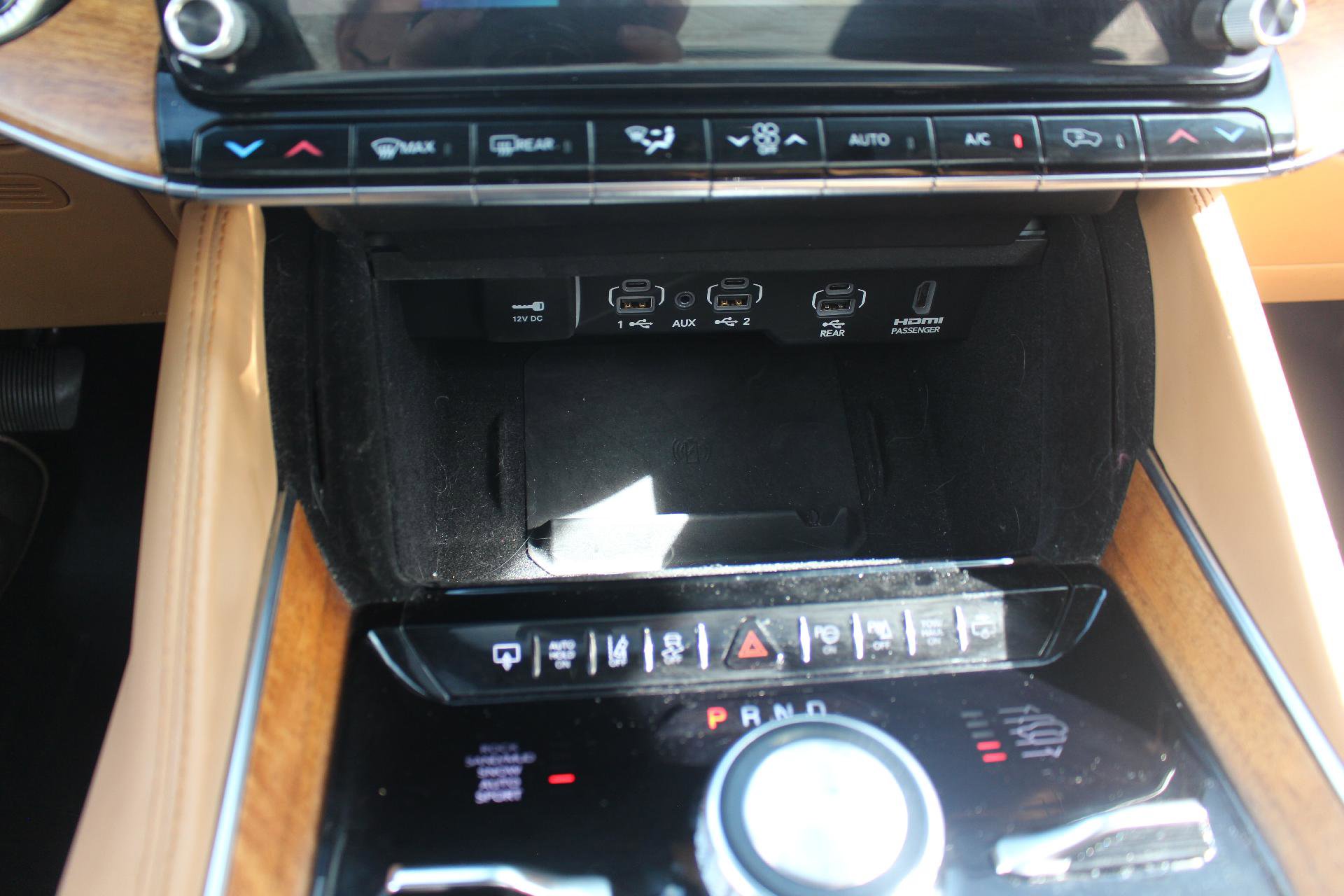 Used 2022 Jeep Grand Wagoneer Series III w/ Rear Seat Video Group 1 image 16