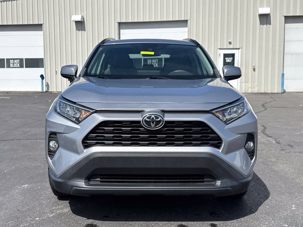 Used 2020 Toyota RAV4 XLE w/ Convenience Package AWD/4WD image 2
