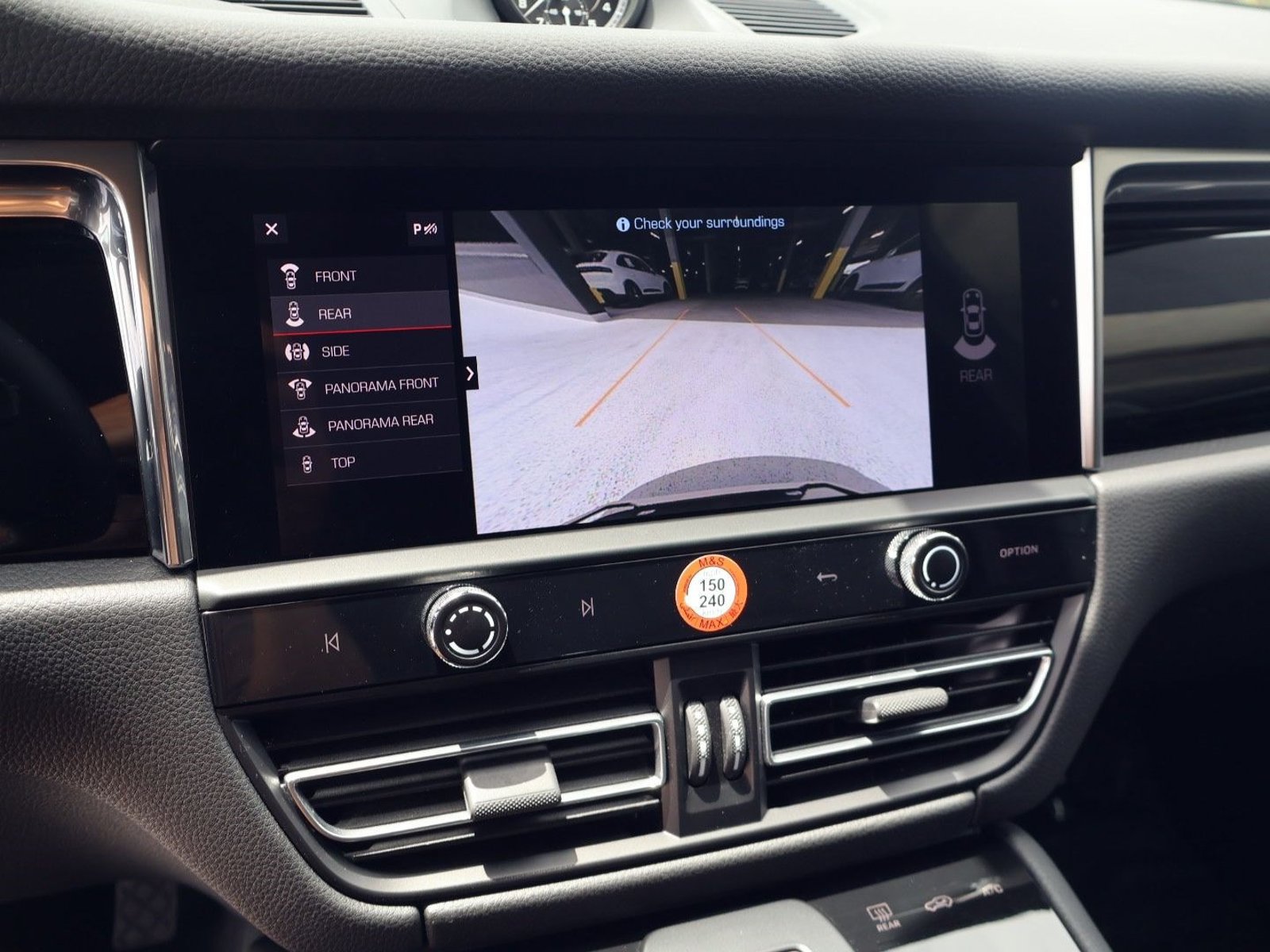 Certified 2026 Porsche Macan AWD/4WD image 19