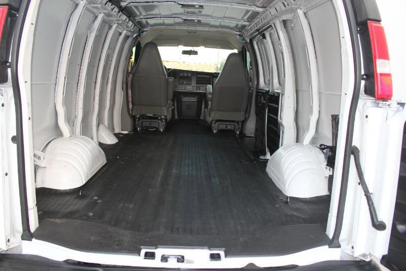 Used 2022 GMC Savana 2500 G2500 Cargo Van w/ Driver Convenience Package image 11