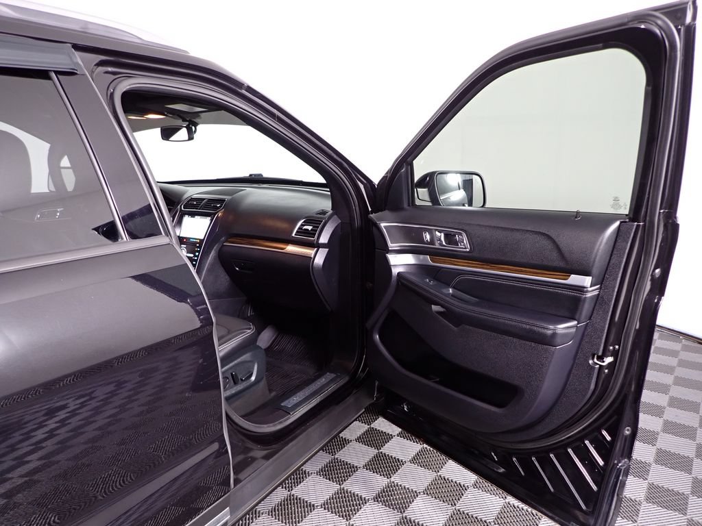 Used 2019 Ford Explorer Limited AWD/4WD image 37