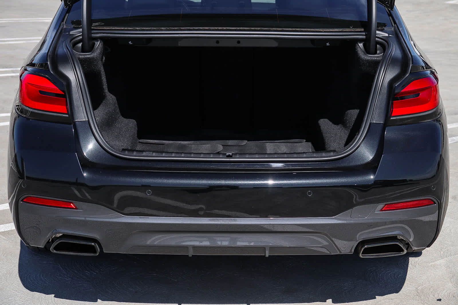 Used 2023 BMW 540i w/ M Sport Package image 36