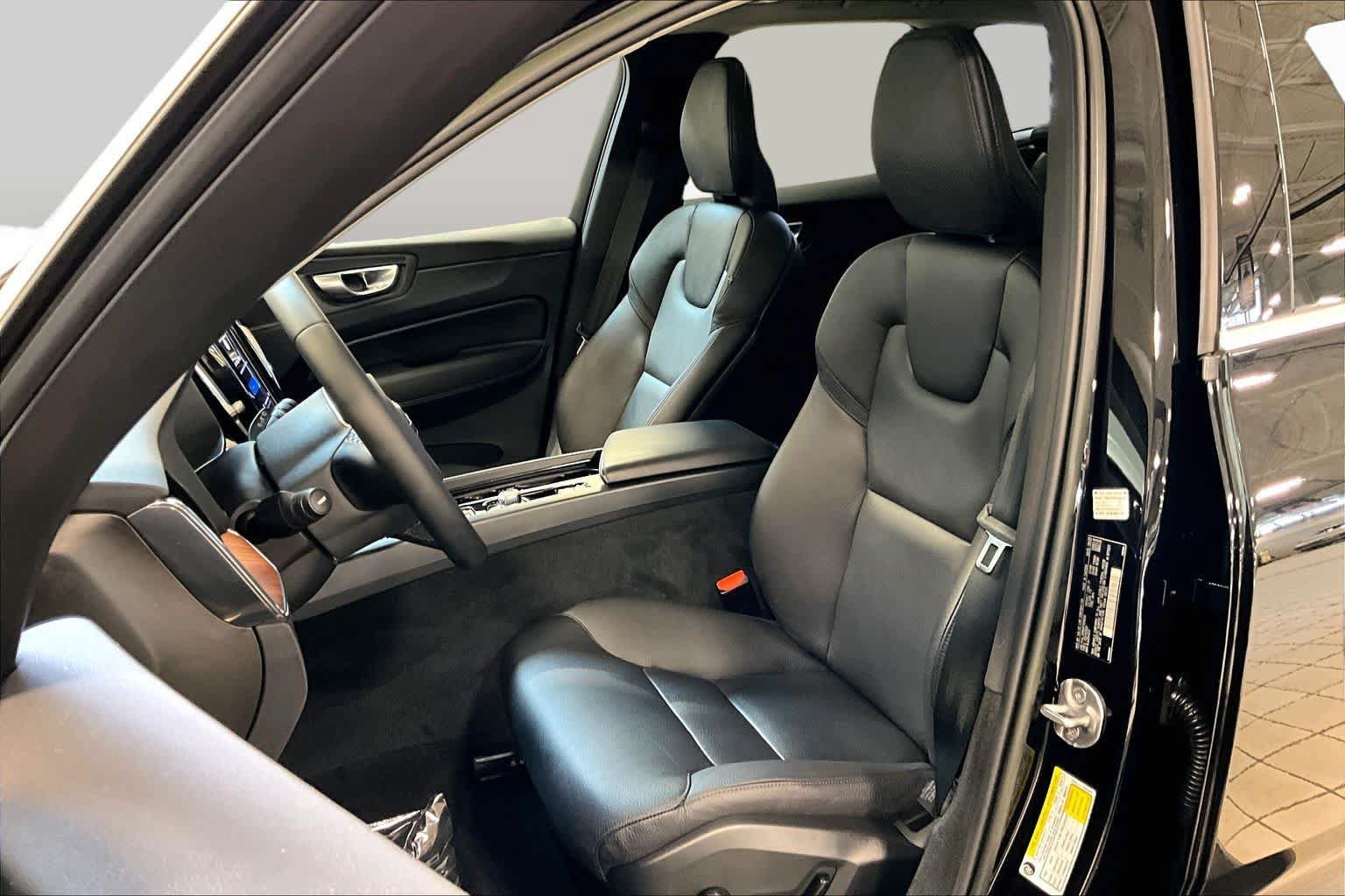 Certified 2023 Volvo XC60 B5 Plus w/ Climate Package AWD/4WD image 9