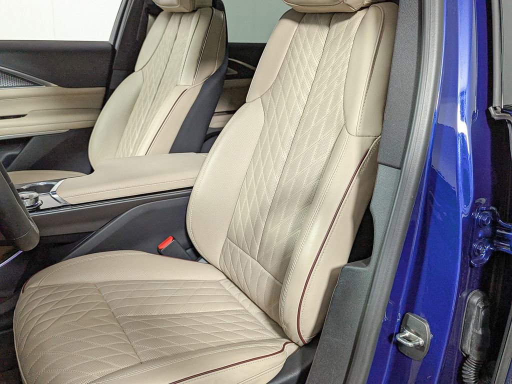 Used 2024 Cadillac Lyriq Sport w/ Nappa Leather Package AWD/4WD image 20