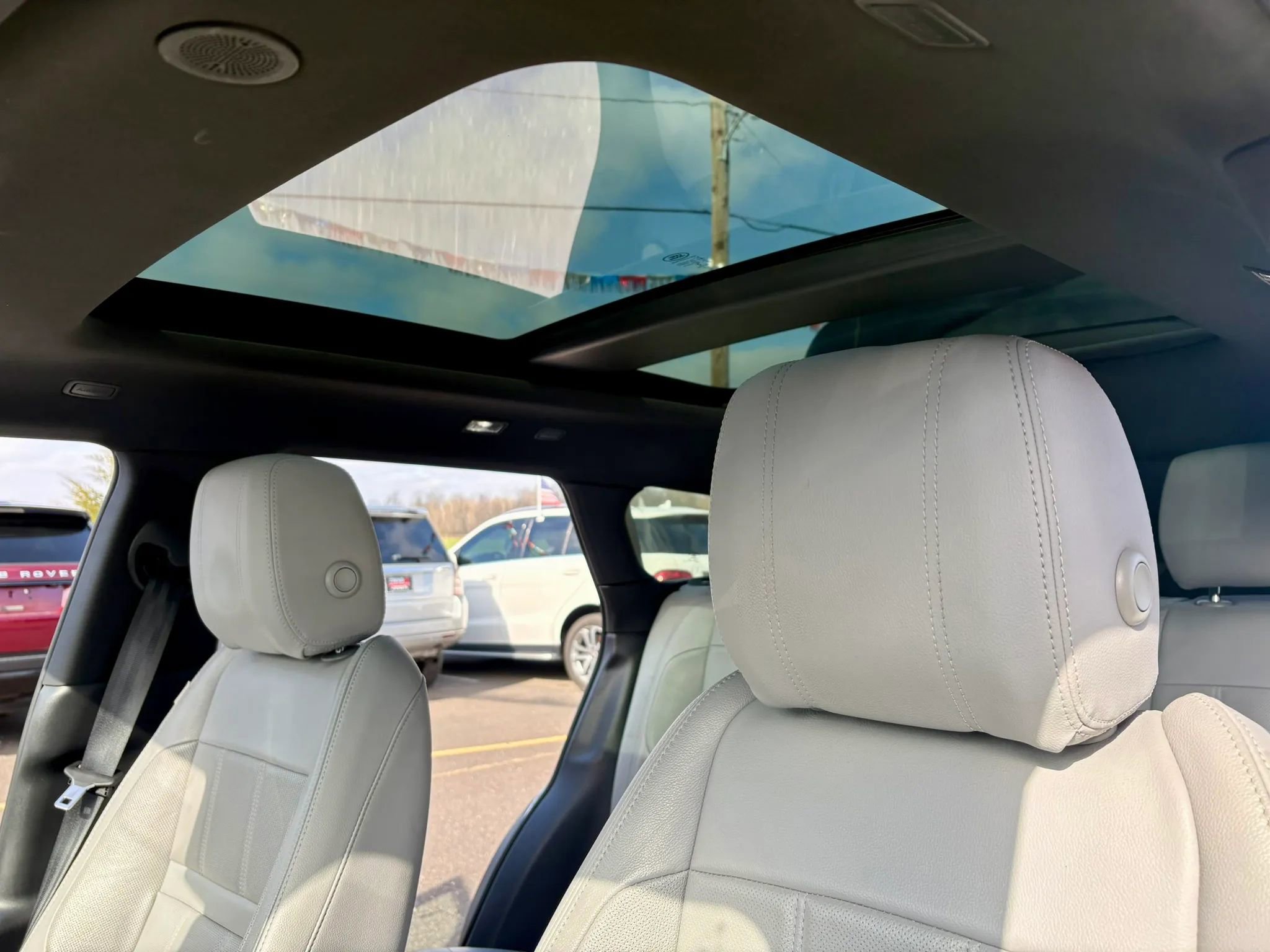 Used 2021 Land Rover Range Rover Evoque SE AWD/4WD image 16