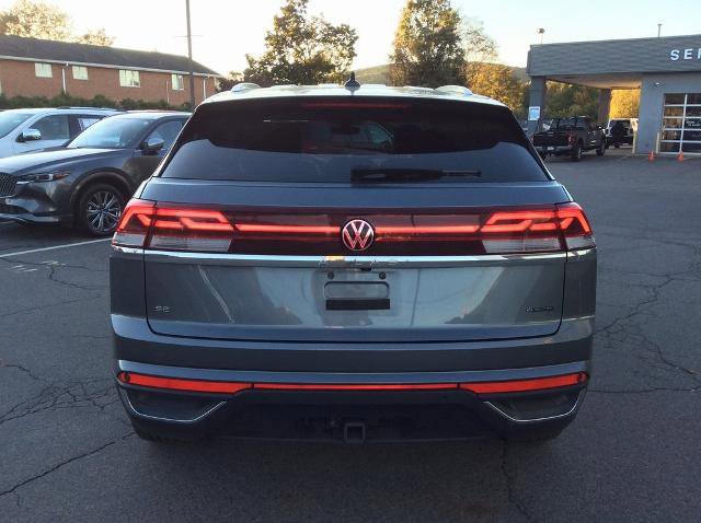 Used 2024 Volkswagen Atlas Cross Sport SE image 4