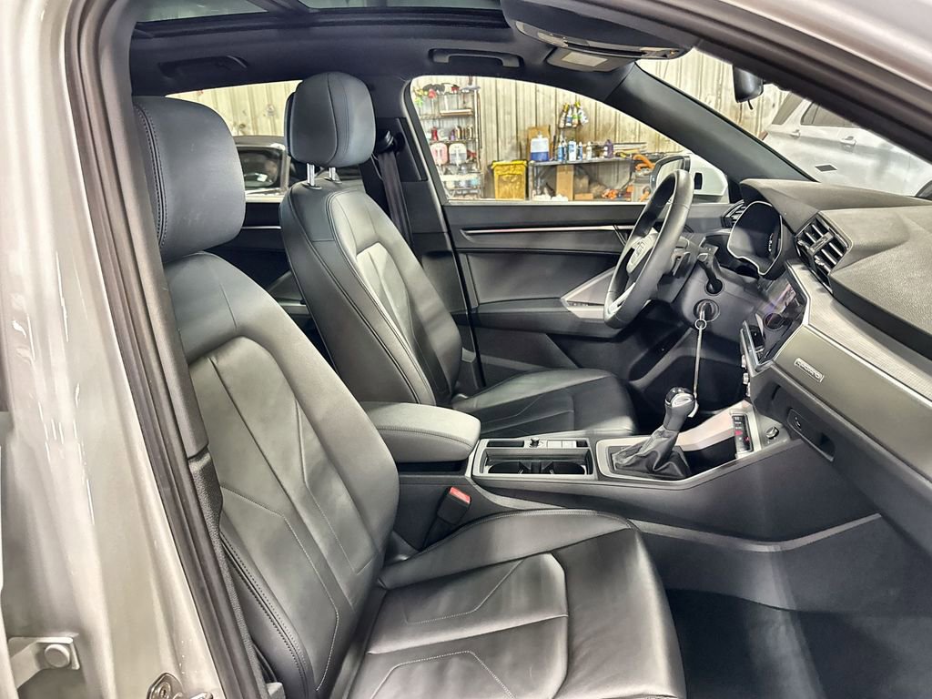 Used 2025 Audi Q3 2.0T Premium image 30