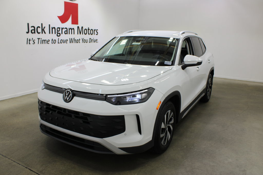 Used 2026 Volkswagen Tiguan S FWD image 2