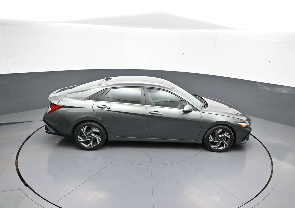 Used 2024 Hyundai Elantra Limited FWD image 36