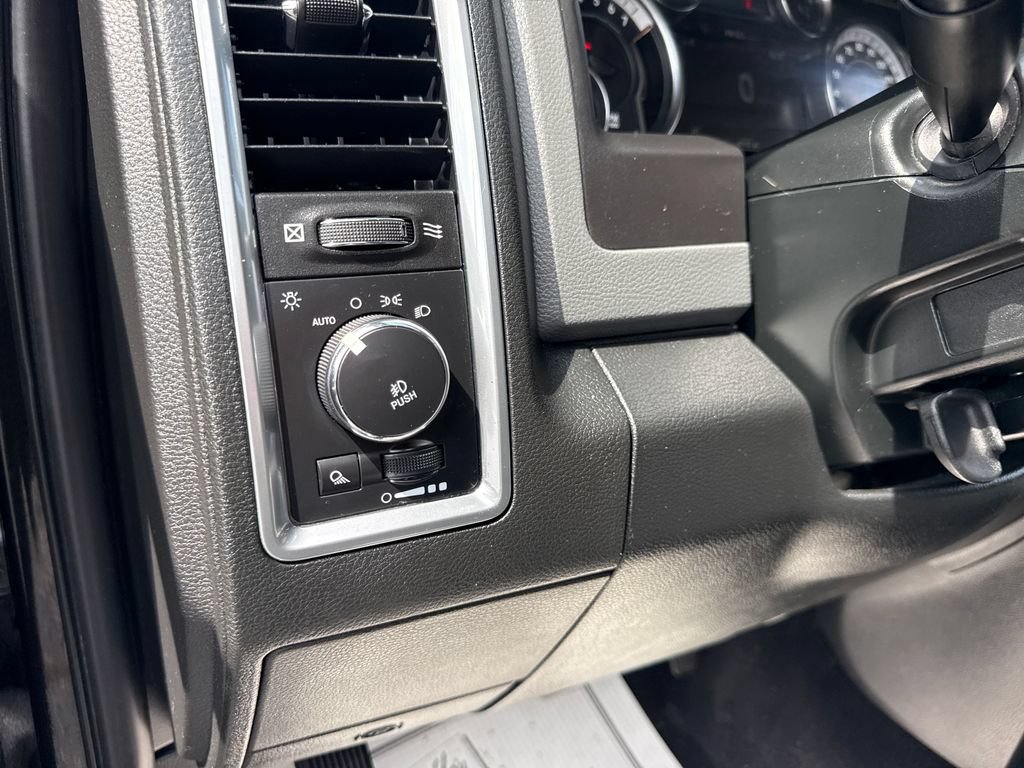 Used 2018 RAM 1500 Big Horn AWD/4WD image 36
