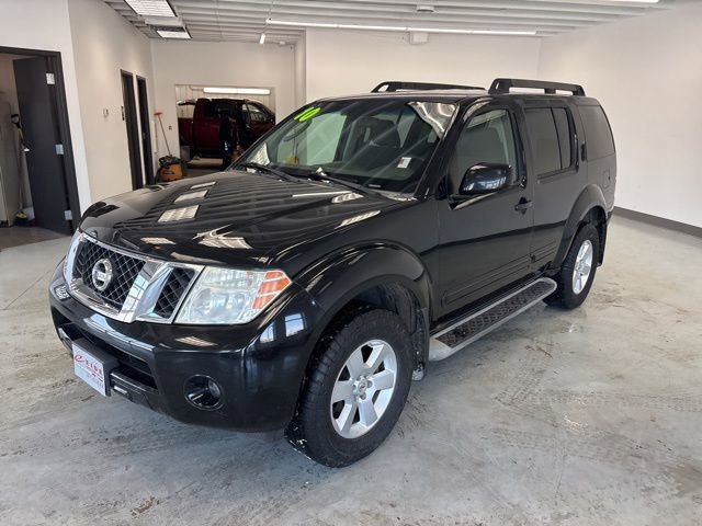 Used 2010 Nissan Pathfinder SE video 4