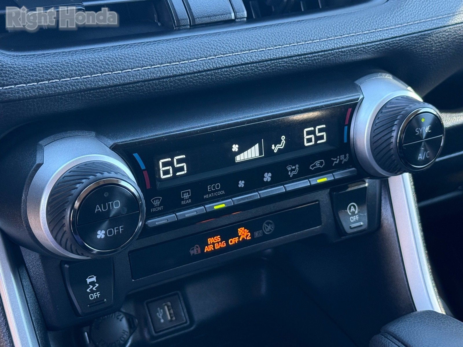 Used 2025 Toyota RAV4 XLE image 22