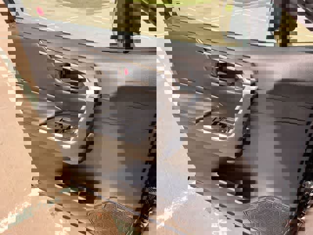 Used 2021 Toyota RAV4 LE AWD/4WD image 30