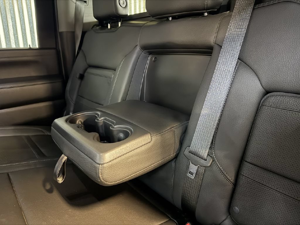Used 2021 GMC Sierra 3500 Denali w/ Denali Ultimate Package AWD/4WD image 18