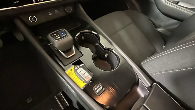 Used 2021 Nissan Rogue SV FWD image 21