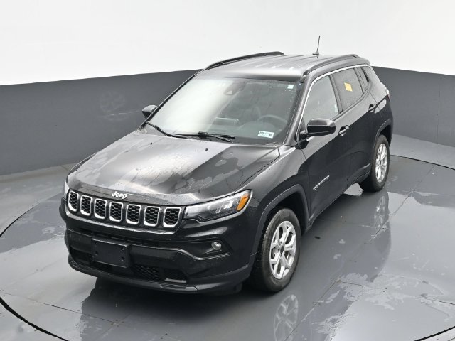 Used 2025 Jeep Compass Latitude AWD/4WD image 20