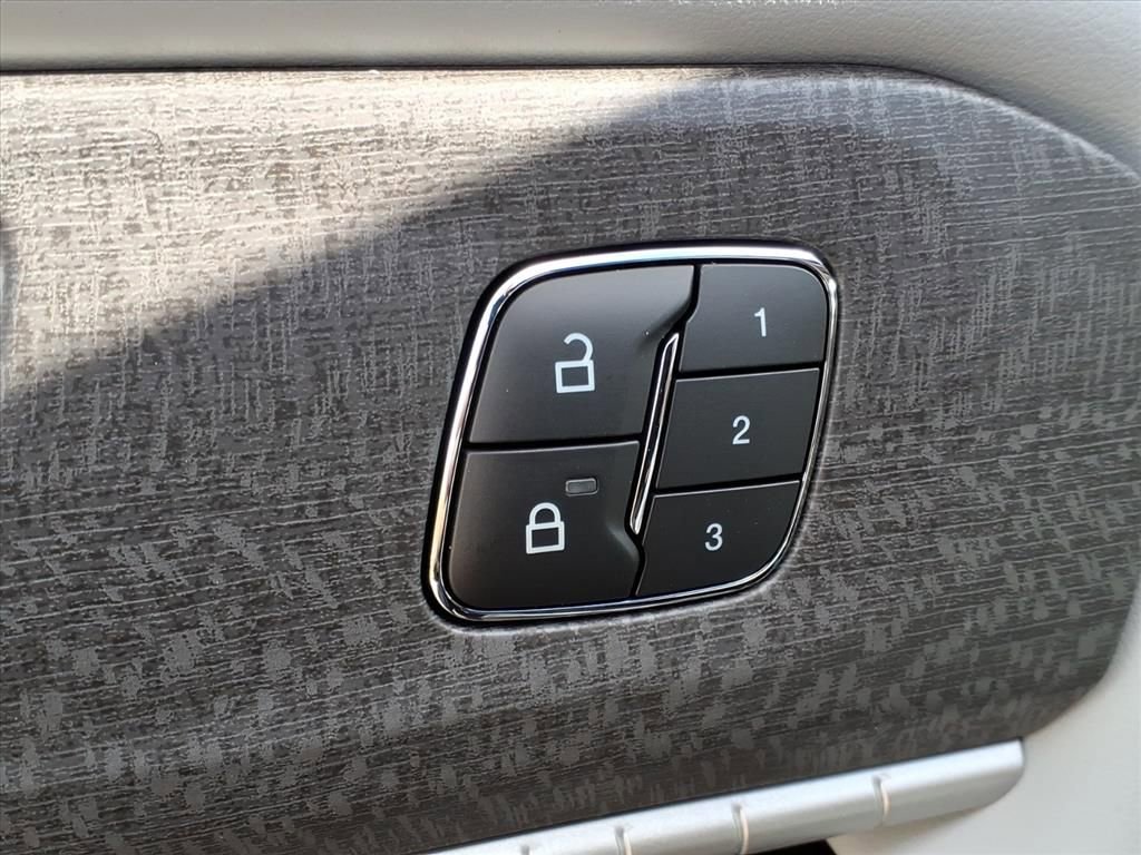 New 2026 Ford Explorer Platinum w/ LUX Leather Package image 19