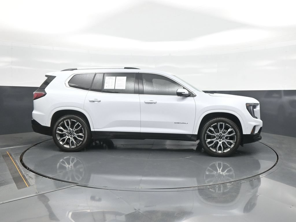 Used 2026 GMC Acadia Denali Ultimate w/ LPO, Floor Liner Package AWD/4WD image 8