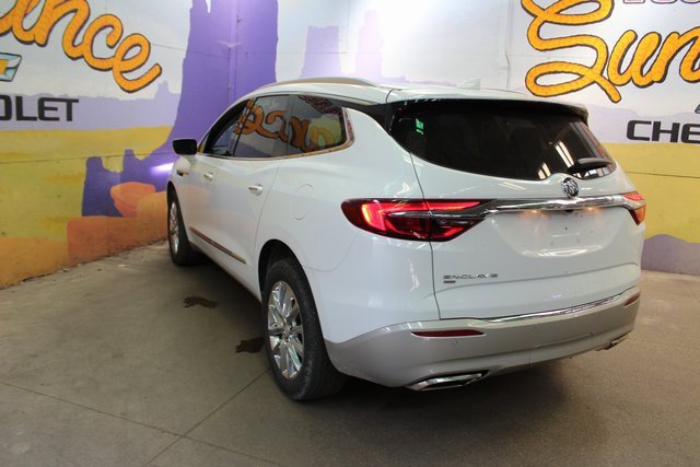 Used 2021 Buick Enclave Essence image 6