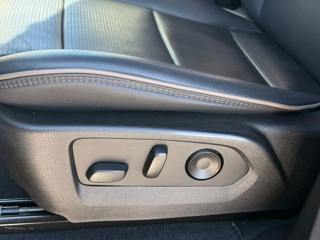 Used 2024 GMC Canyon Denali image 19