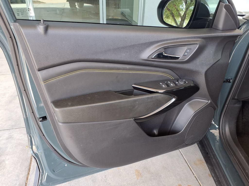 Used 2026 Chevrolet Trax LT w/ Driver Confidence Package FWD image 17