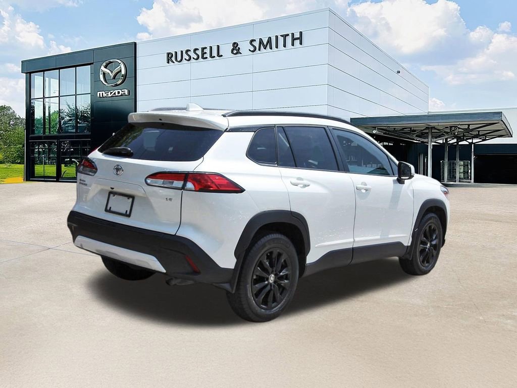 Used 2022 Toyota Corolla Cross LE FWD image 4