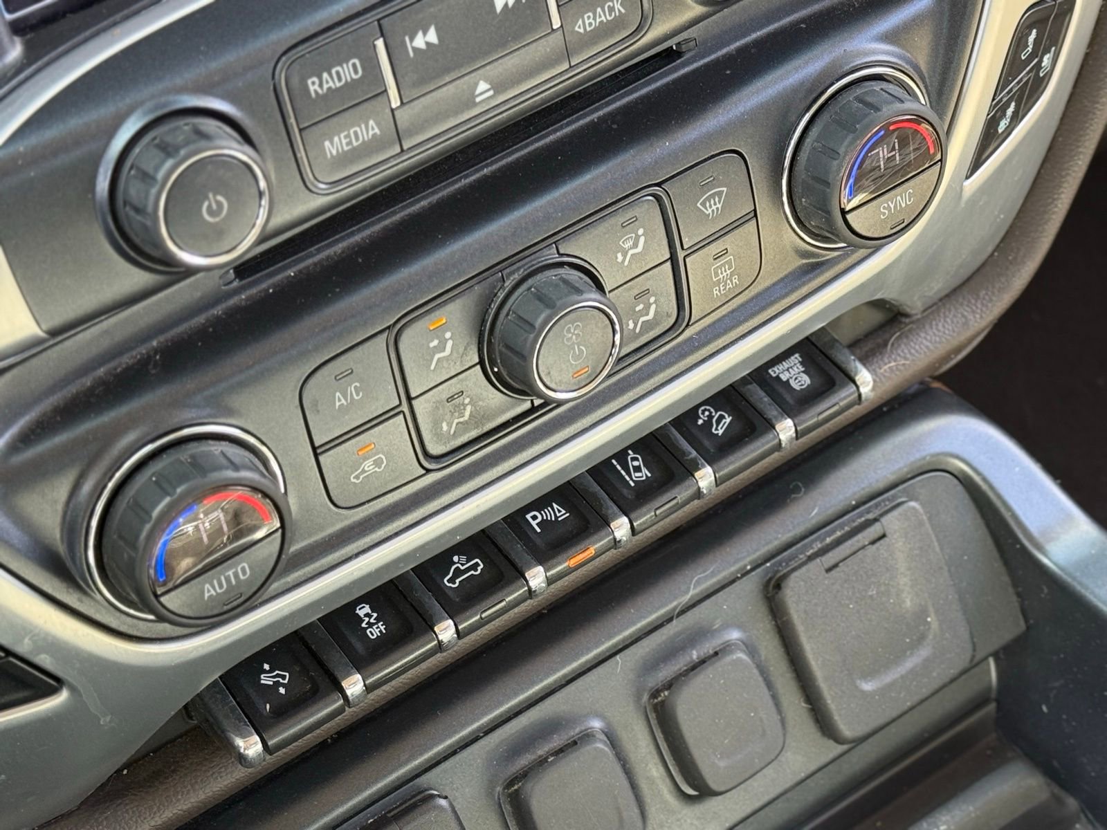 Used 2018 GMC Sierra 2500 SLT w/ Duramax Plus Package image 23