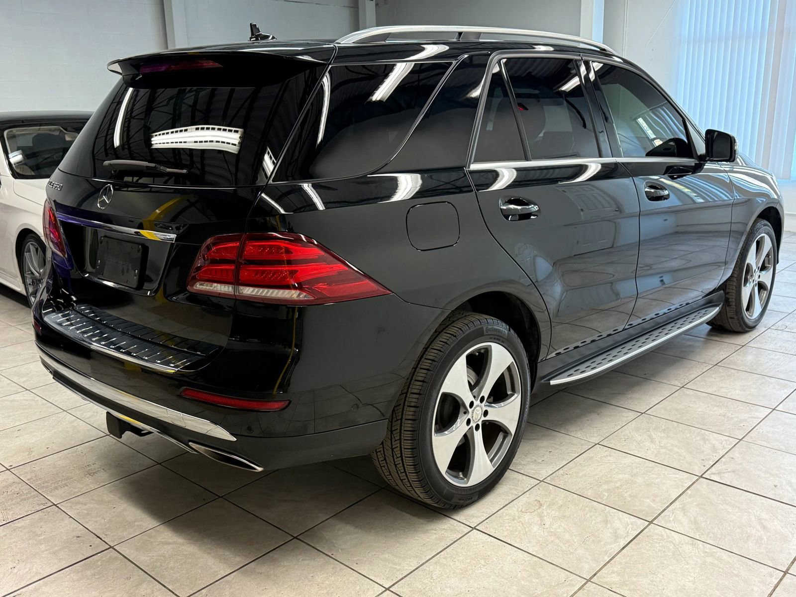 Used 2016 Mercedes-Benz GLE 350 w/ Premium Package image 9