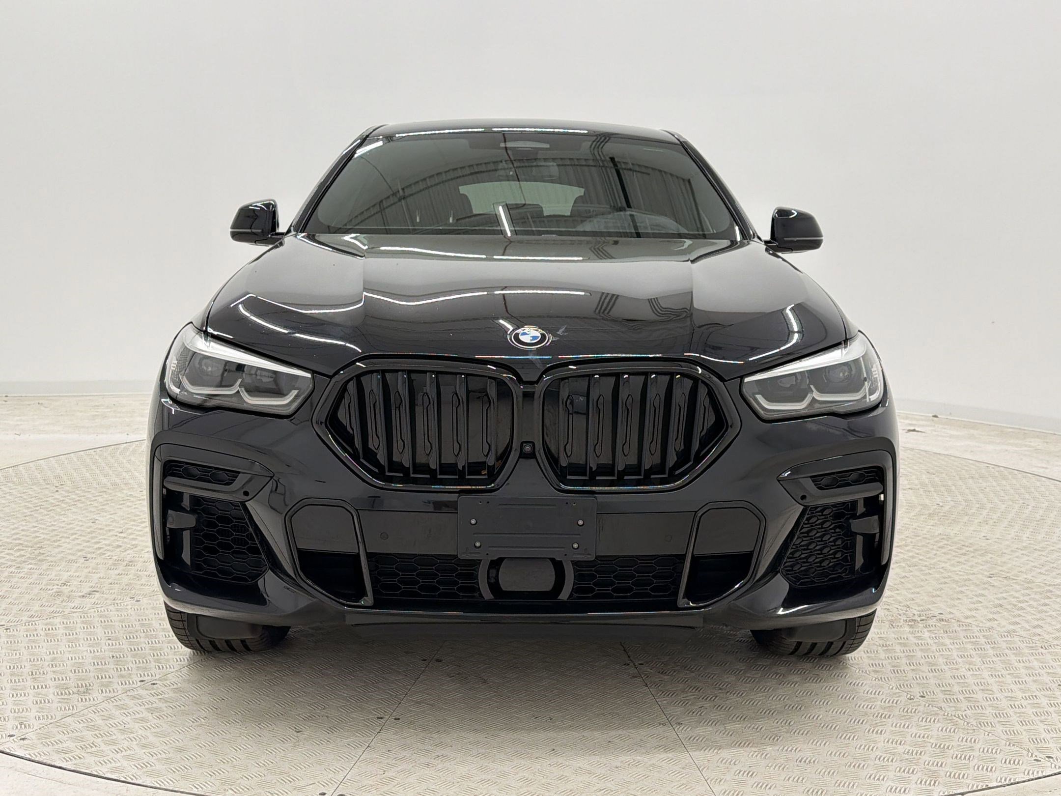 Used 2022 BMW X6 M50i image 6