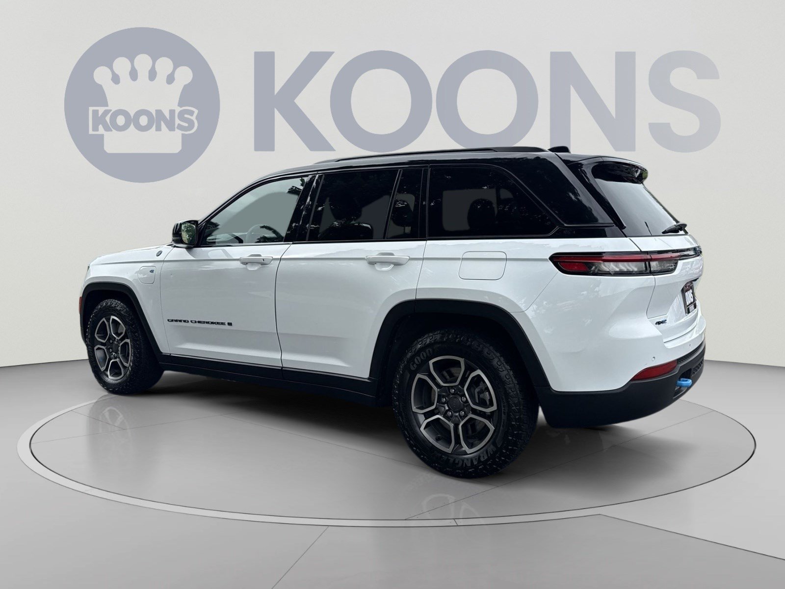 Used 2024 Jeep Grand Cherokee Trailhawk AWD/4WD image 4