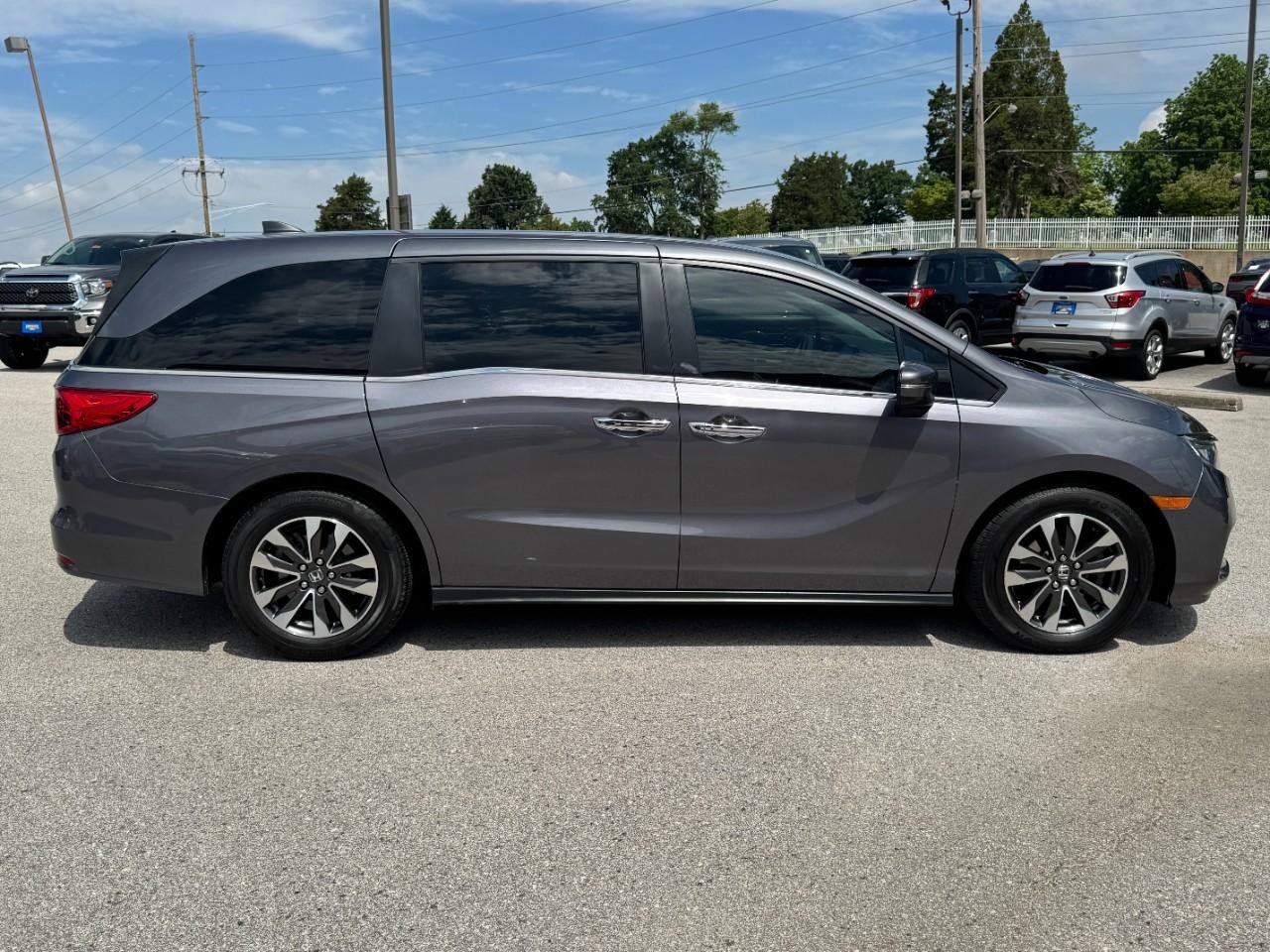 Used 2022 Honda Odyssey EX-L image 2