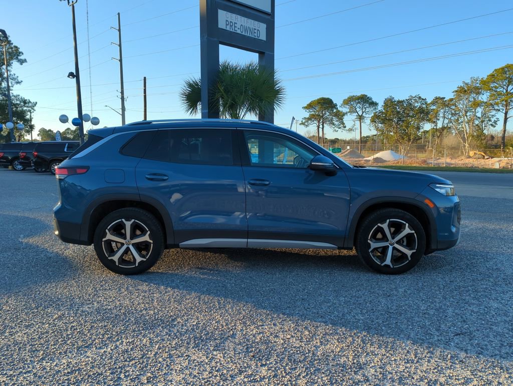 Certified 2025 Volkswagen Tiguan SE image 7