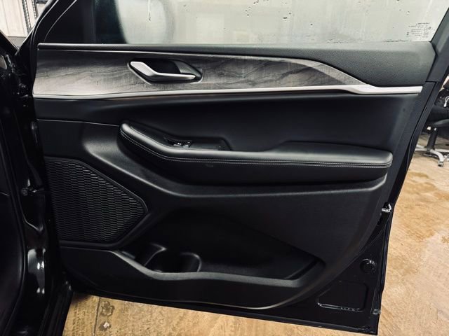 Certified 2025 Jeep Grand Cherokee Limited image 14