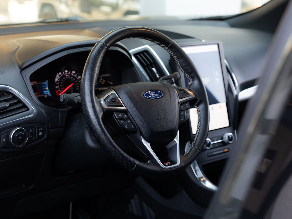 Used 2022 Ford Edge ST w/ Equipment Group 401A AWD/4WD image 14