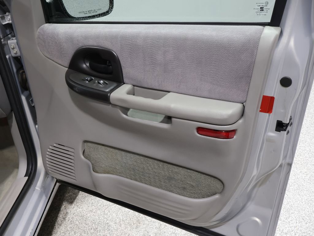 Used 2000 Oldsmobile Silhouette GL image 22