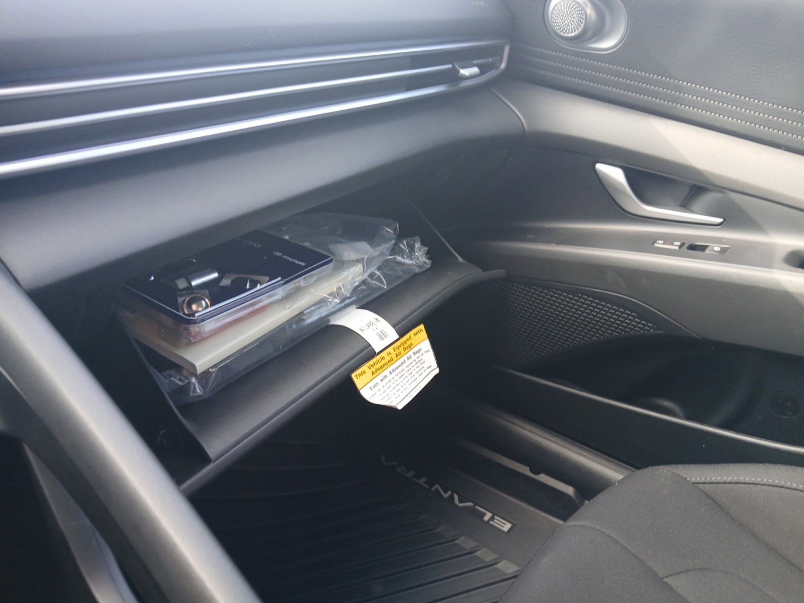 Certified 2024 Hyundai Elantra SEL image 22