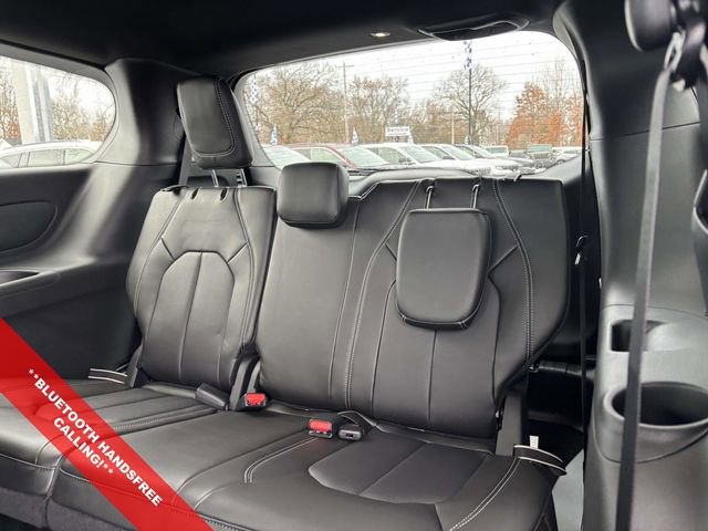 New 2026 Chrysler Pacifica Select image 6