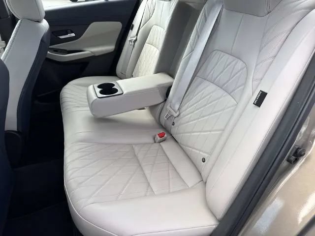 Used 2026 Nissan Sentra SV FWD image 21