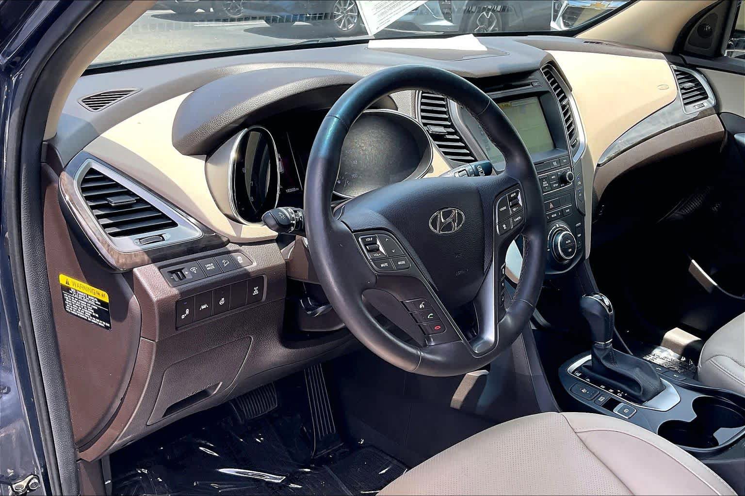 Used 2017 Hyundai Santa Fe Sport w/ 2.0T Ultimate Tech Package 05 AWD/4WD image 14