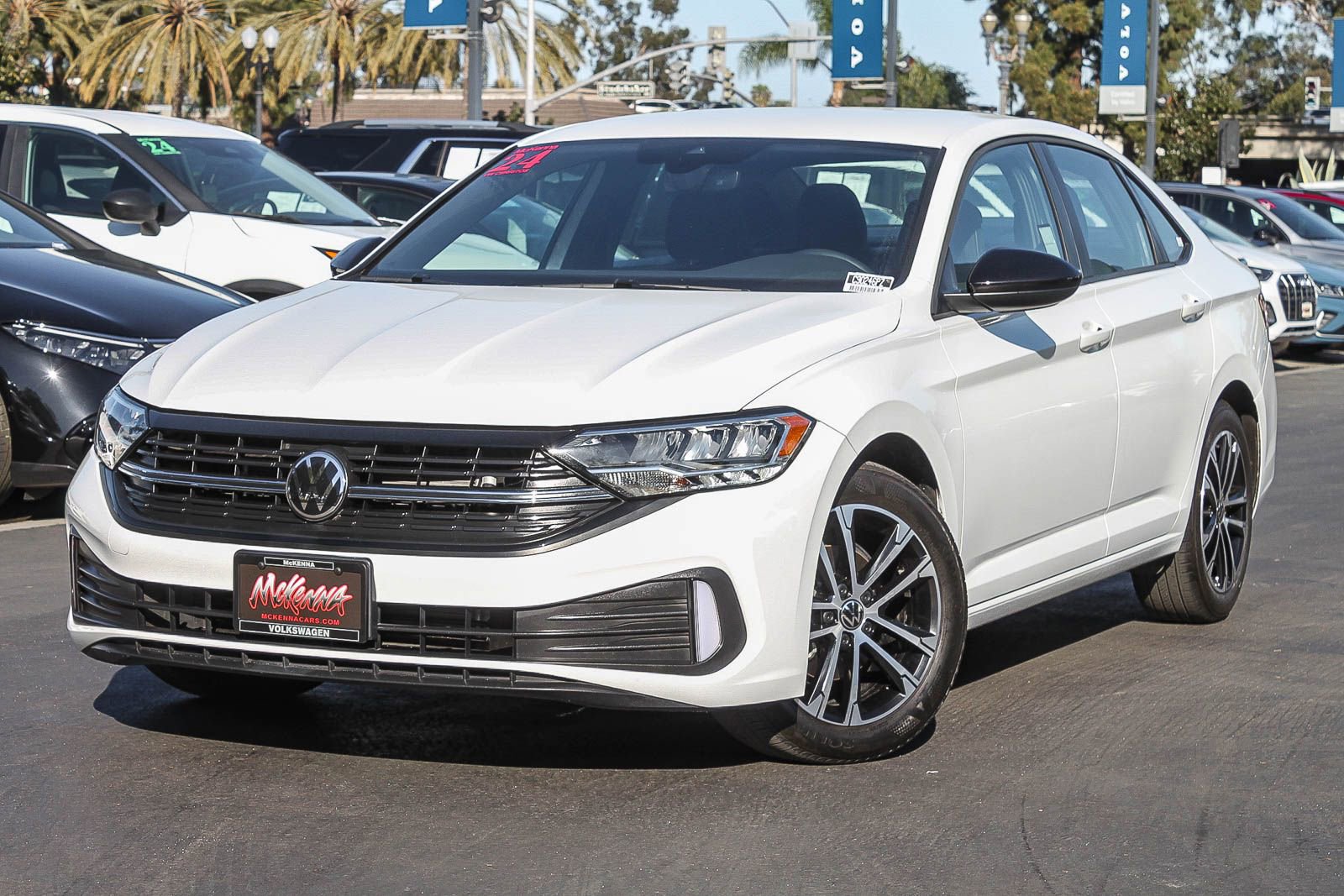 Used 2024 Volkswagen Jetta Sport image 1