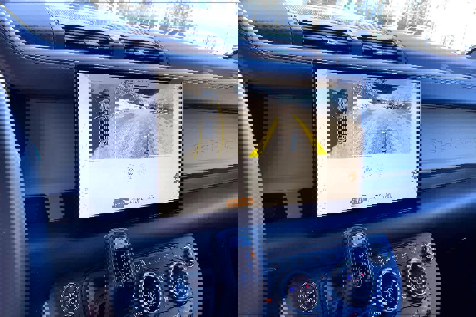 Used 2023 Land Rover Defender 130 X-Dynamic SE image 26