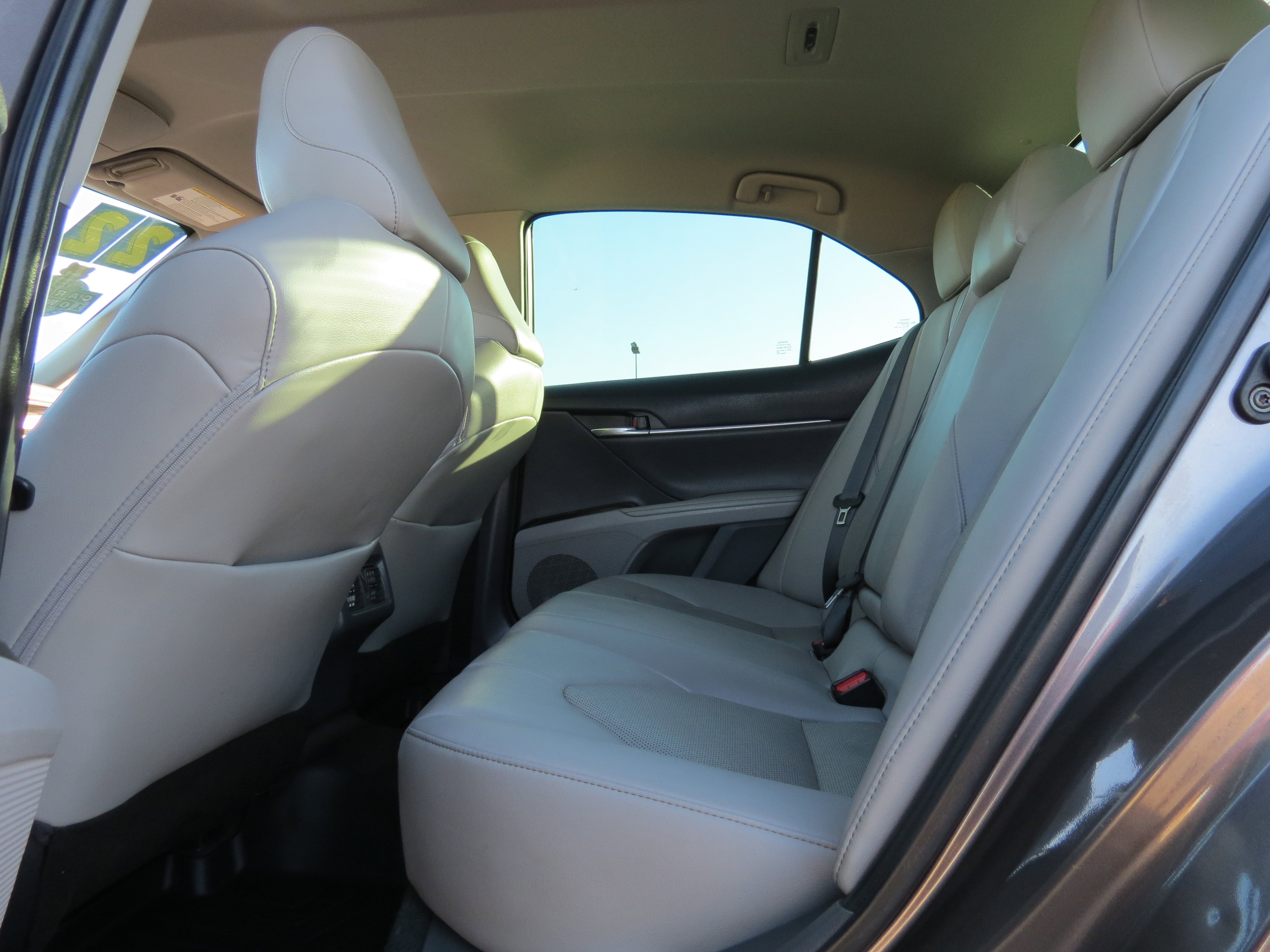 Used 2022 Toyota Camry XLE image 27