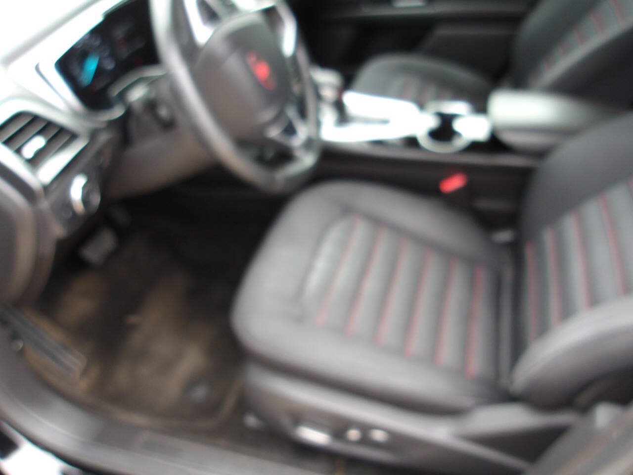 Used 2016 Ford Fusion SE FWD image 6