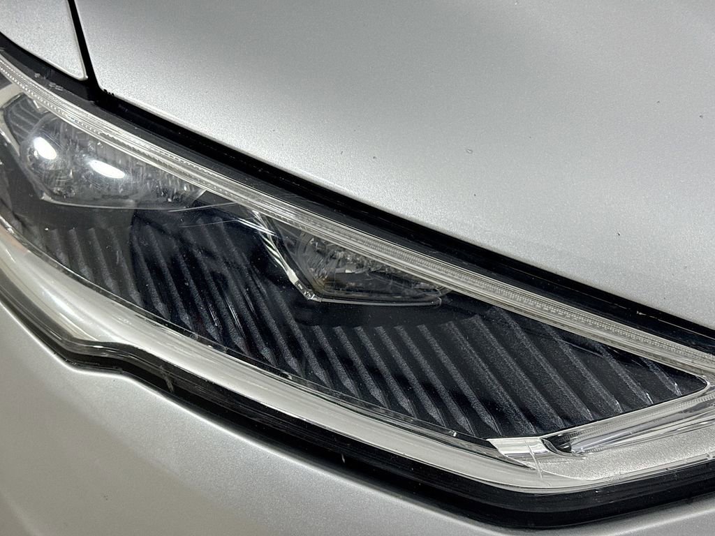 Used 2017 Ford Fusion SE FWD image 36