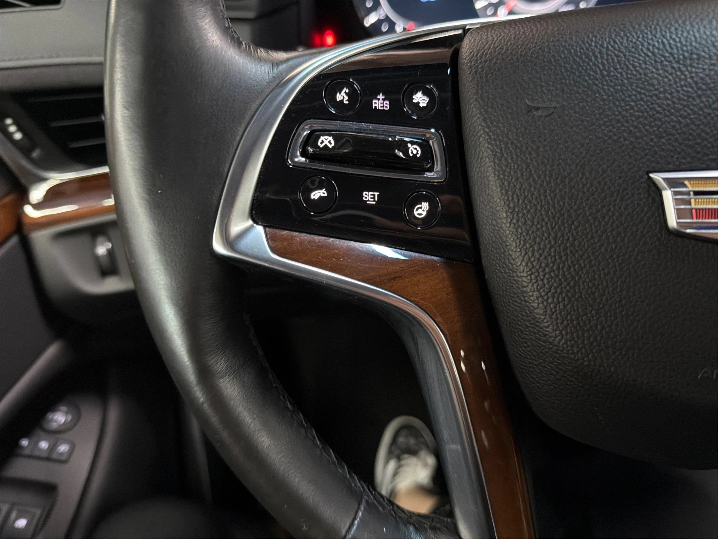 Used 2016 Cadillac Escalade Premium AWD/4WD image 25